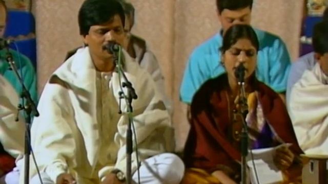 22.07.1994 г.Вечерняя программа в присутствии Её Святейшества Шри Матаджи Нирмалы Деви в Кампусе. смотреть онлайн