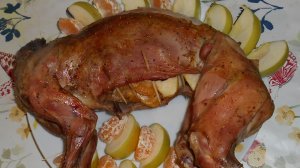 Приготовление целой тушки кролика в жарочном шкафу с соусом песто.