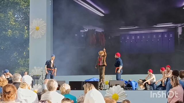 Мюзикл Девчата от театрального центра на Плющихе