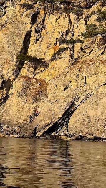 Тропа Голицына с катера.