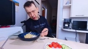 Зимняя прогулка. как я ем   с Д.Ц.П