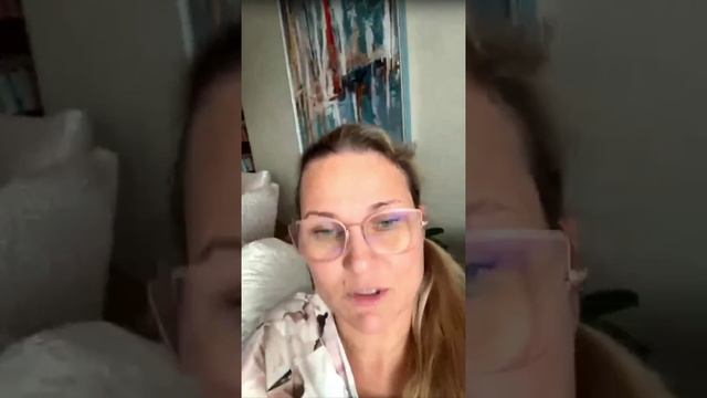 «Как фильтры и фотошоп в пластической хирургии создают невозможные стандарты красоты» смотреть онлайн