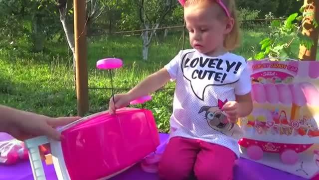 Играем в Магазин с Максом и Хлоей _ Candy shop смотреть онлайн