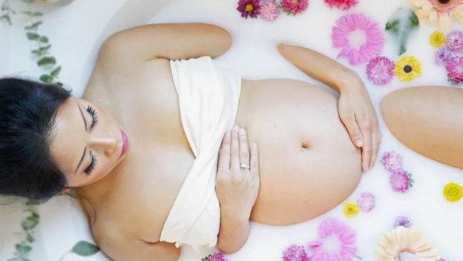 Горячая ванна при беременности смотреть онлайн