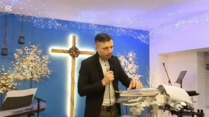 Мат 28:19: "Итак идите, научите все народы, крестя их во имя Отца и Сына и Святого Духа,"