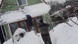 чистка крыши от снега 2026 год январь.