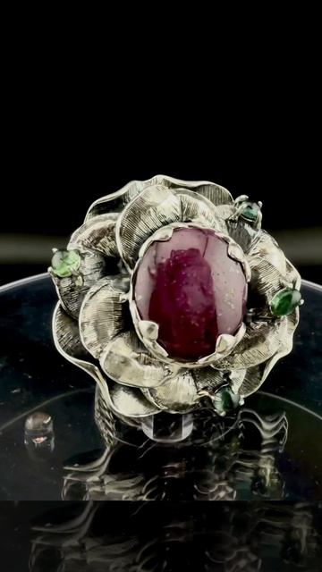Кольцо «Цветок» — рубин и турмалины в серебре