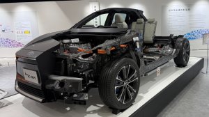 Что скрывает TOYOTA bZ4X внутри? 🔌🔋| Как на самом деле устроен электрокроссовер Toyota 🇯🇵