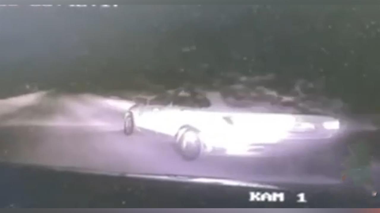 В Ленинградской области подростка-лихача полиция остановила выстрелами по машине: видео смотреть онлайн