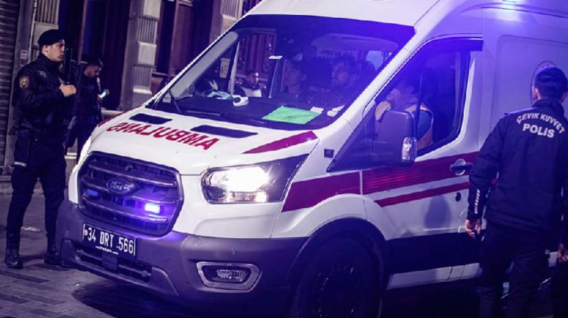 Пассажирский автобус перевернулся в турецкой Анталье смотреть онлайн