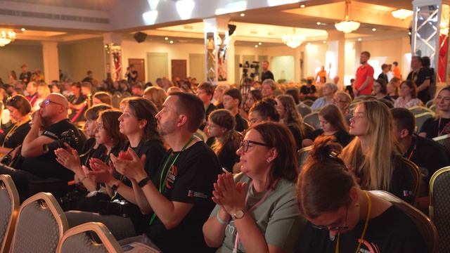 Invitation to participate in the II International Youth Photo Festival NoFrames