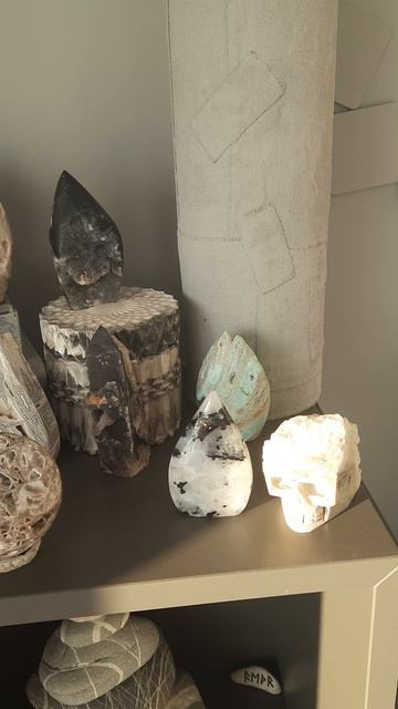 ИНДИВИДУАЛЬНЫЕ МИНЕРАЛОГИЧЕСКИЕ ЭКСКУРСИИ  ЧАСТНАЯ КОЛЛЕКЦИЯ РЕДКИХ УНИКАЛЬНЫХ МИНЕРАЛОВ И КАМНЕЙ