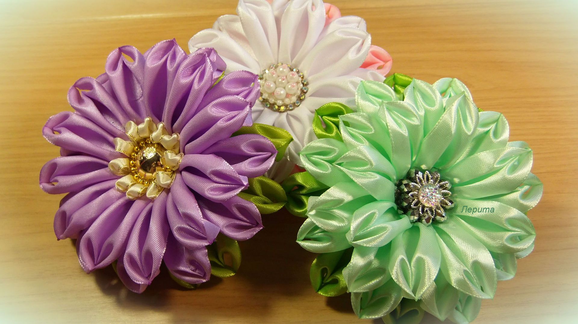 Цветы из атласных лент своими руками. Канзаши. смотреть онлайн