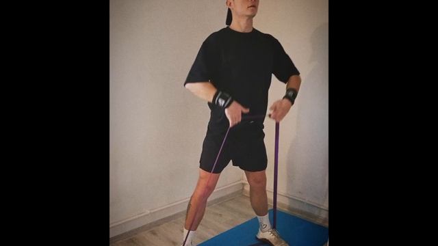 Тяга резинки к подбородку стоя