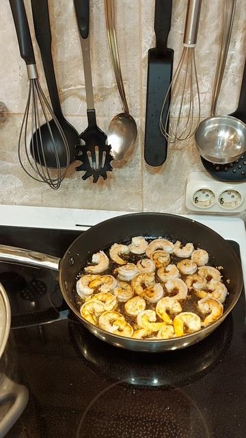 Лапша удон с креветками в соусе терияки Лапша удон с креветками в соусе терияки