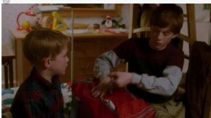 Урок английского по фильму "Один дома". "Кевин и чемодан".