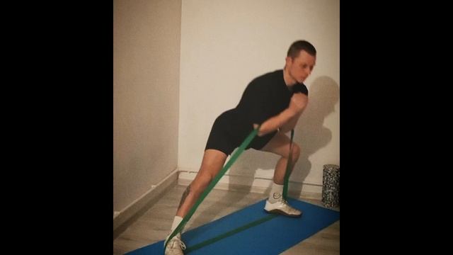 Боковые выпады Зерхера с резинкой