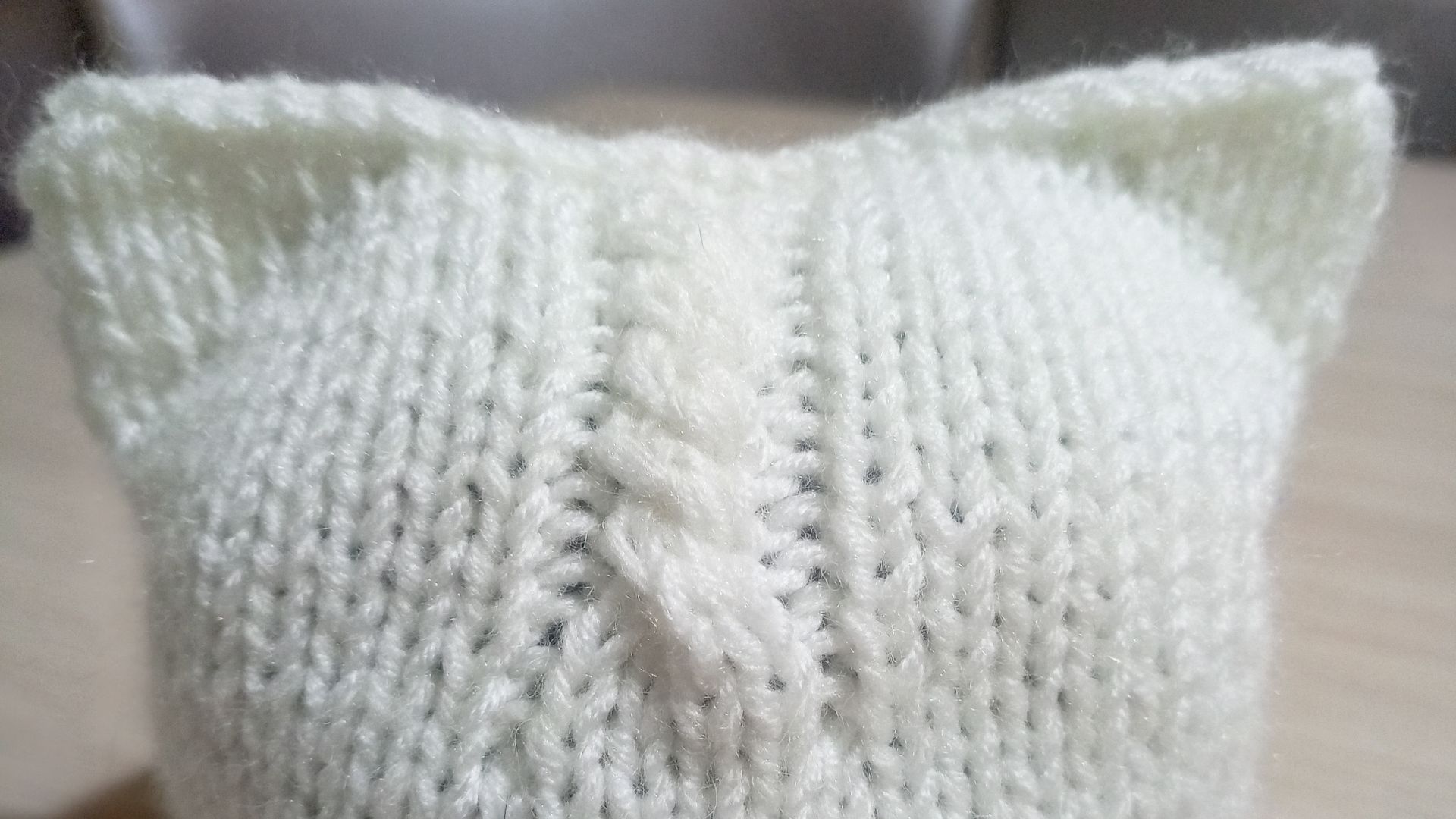 Шапка с ушками спицами