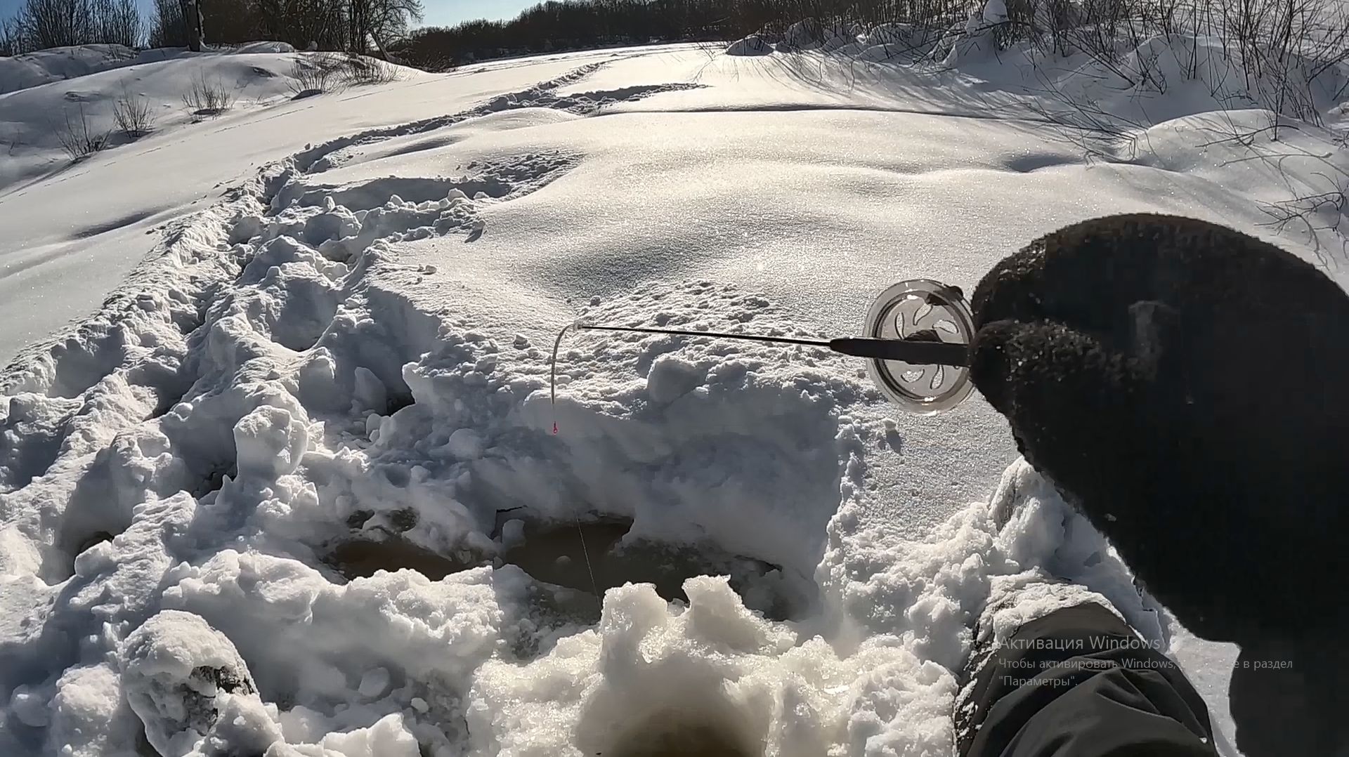 ОКУНЬ ЗИМОЙ на безмотылку смотреть онлайн