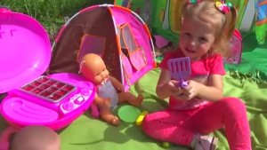 Беби бон и пупсик на пикнике в диком лесу - Играем в куклы вместе с Настей