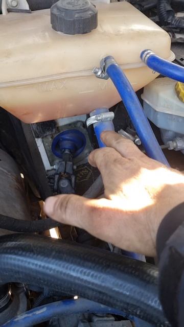 Неправильная, но простая установка электроподогревателя на УАЗ Патриот. смотреть онлайн