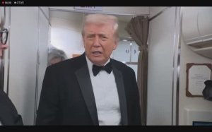 Президент США Трамп общается с прессой на борту самолета Air Force One, 31 января 2026 года