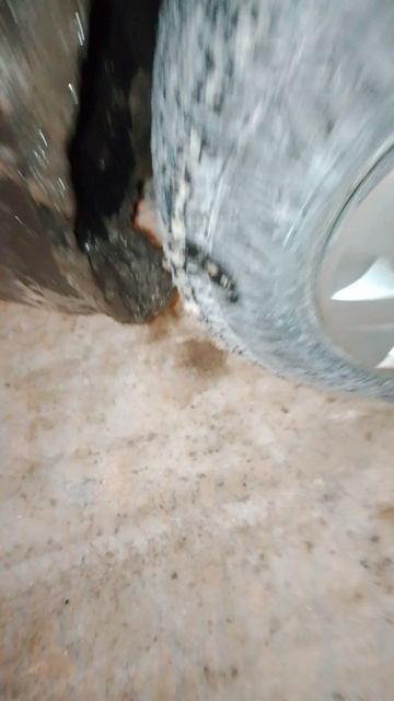 Грязный снег - налипает в мороз как цемент смотреть онлайн