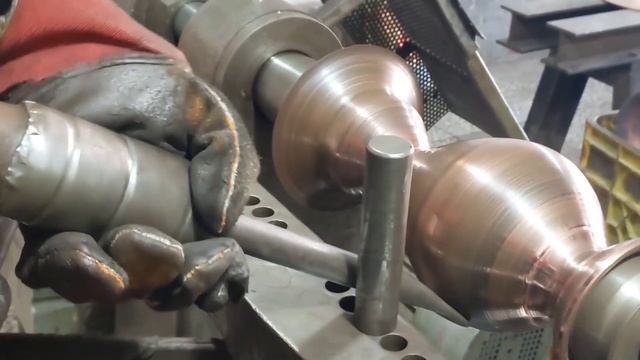 Процесс изготовления медного кувшина. Пакистан. смотреть онлайн