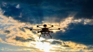 Жилые дома и автомобили повреждены после атаки вражеских БПЛА под Орлом