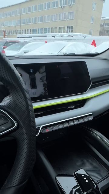 Geely Coolray Кроссовер Flagship 1.5 7DCT 2023г смотреть онлайн