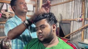 Массаж головы уличного парикмахера . Массаж ушей . Массаж спины и рук со сжатием