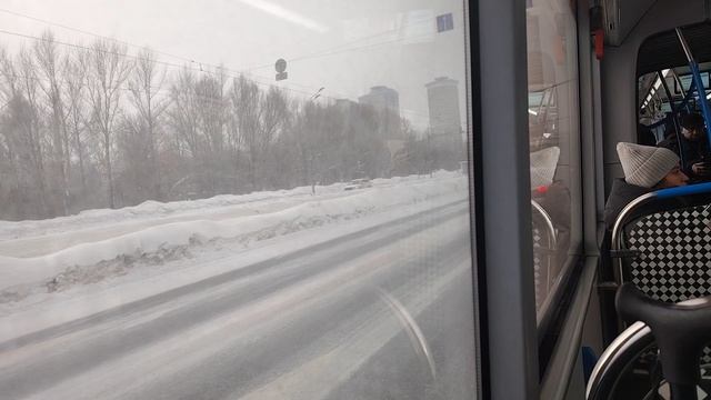 поездка на автобусе ЛиАЗ 6213 борт 191805, по маршруту 687 смотреть онлайн