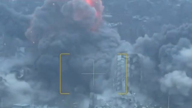 ВКС РФ нанесли удар ФАБ-3000 по ПВД ВСУ смотреть онлайн