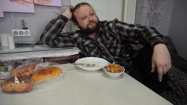 Кушаю вкусный суп с тушёной свининой картофелем и фасолью ПОДВАЛ ИЛЬИЧА смотреть онлайн