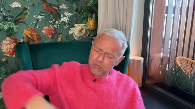 Антонина СыСы показывает утятницу.И не только?