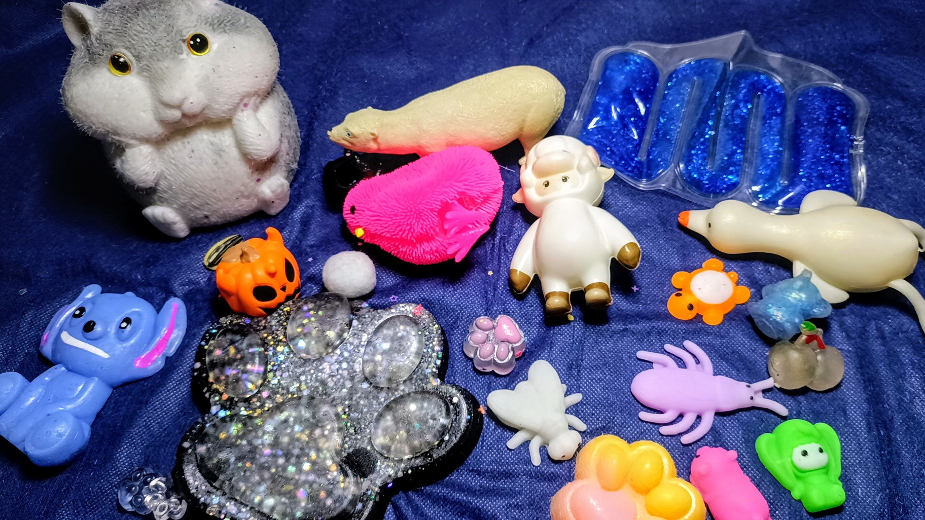 АСМР СКВИШИ🫶🏻Таба лапки сквиши 🐾 приятные звуки АСМР сквишей и антистрессов для вашего релакса🥰 смотреть онлайн