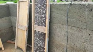 залил третий ряд опилкобетона, стружкобетона, арболита.