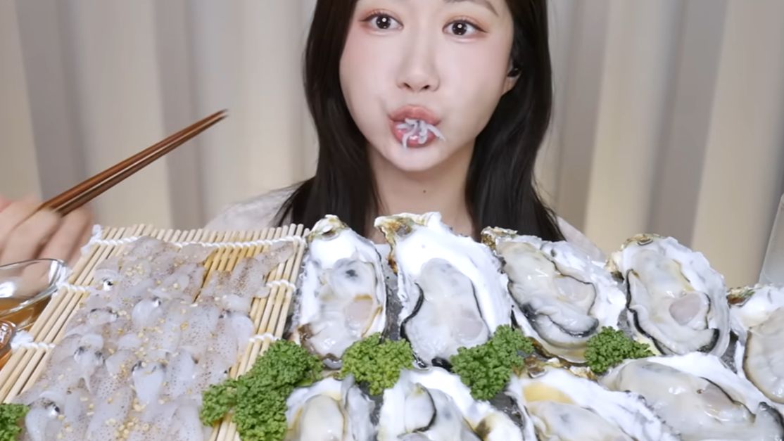 🔥🍲 Мукбанг и Mukbang : А ВЫ ЕЛИ ДЕТЕЙ КАЛЬМАРА?! ❄️ Сырые морепродукты для смелых смотреть онлайн