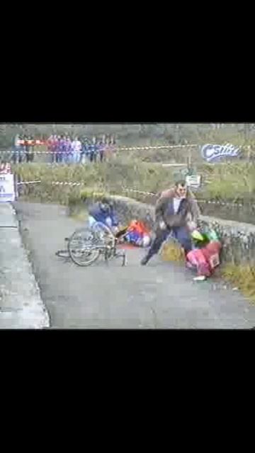 Велосипедисты. Старое видео. Приколы смотреть онлайн