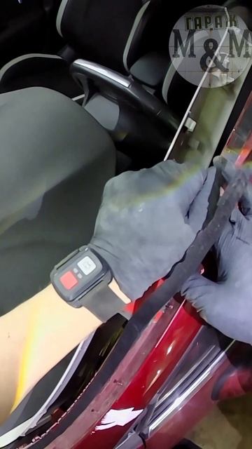 Срезаем стекольный герметик c4