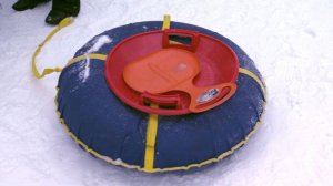 Под Томском водитель совершил наезд на ребенка, съехавшим на дорогу на тюбинге