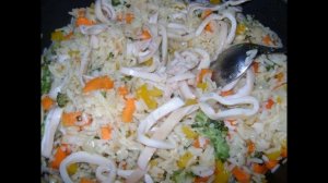 Рис с овощами и морепродуктами, приготовив эт от салат с рисом, готовится рис на сковороде ✌️✌️✌️
