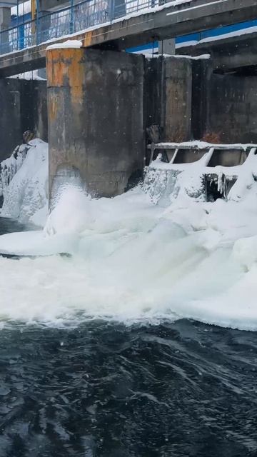 В Ульяновской области есть водопад, который не замерзает даже в -30°C❄️ В рабочем поселке Ишеевка н смотреть онлайн
