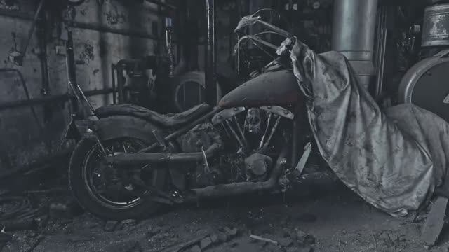 HARLEY DAVIDSON — Full restoration