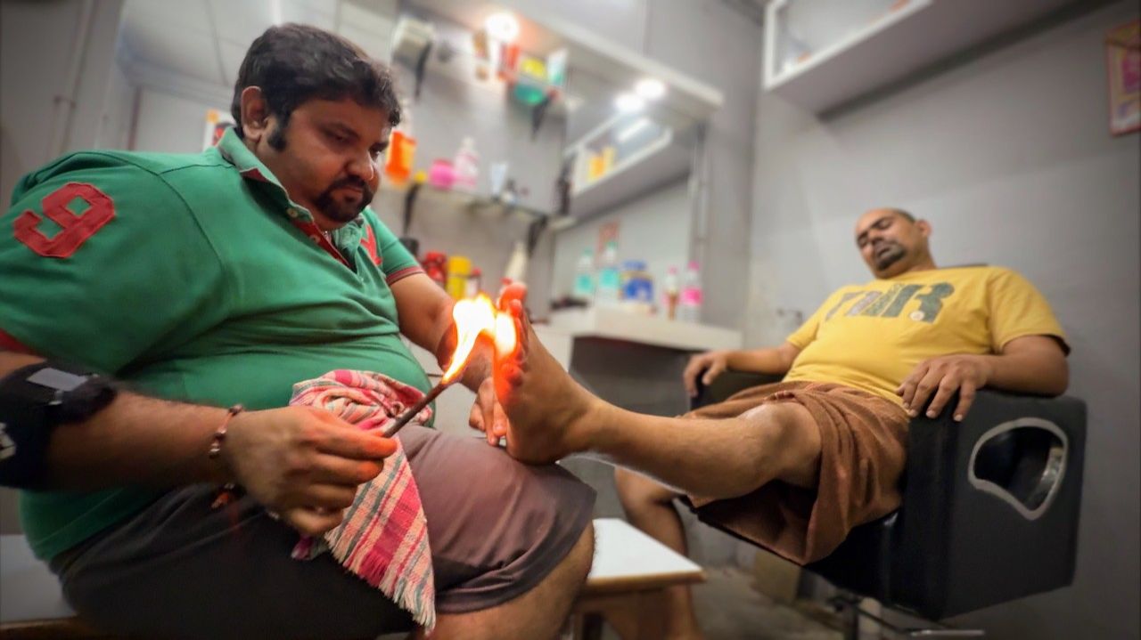Shamboo Barber’s Most Satisfying FIRE 🔥 Foot Massage Ever! ｜ Watch Till the End 😌｜ Indian AS смотреть онлайн