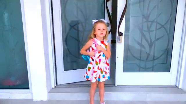 Настя наряжается не по погоде смотреть онлайн