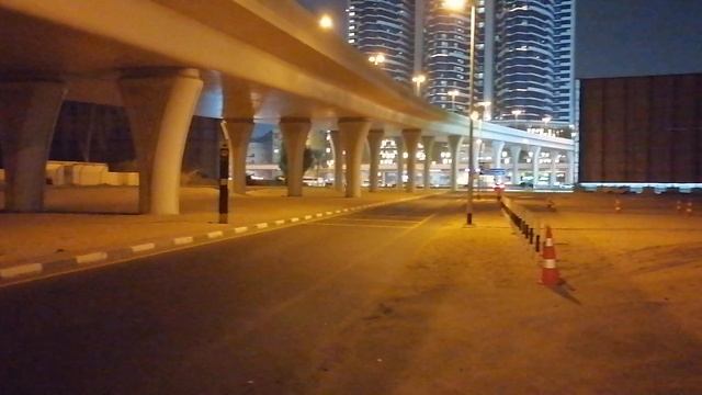 улица Аль Сарфа ночью, Дубай смотреть онлайн