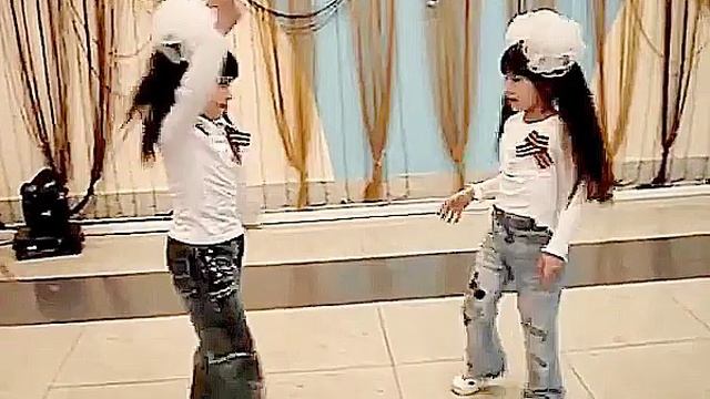 Маленькая Диана Анкудинова - музыкальная зарисовка смотреть онлайн