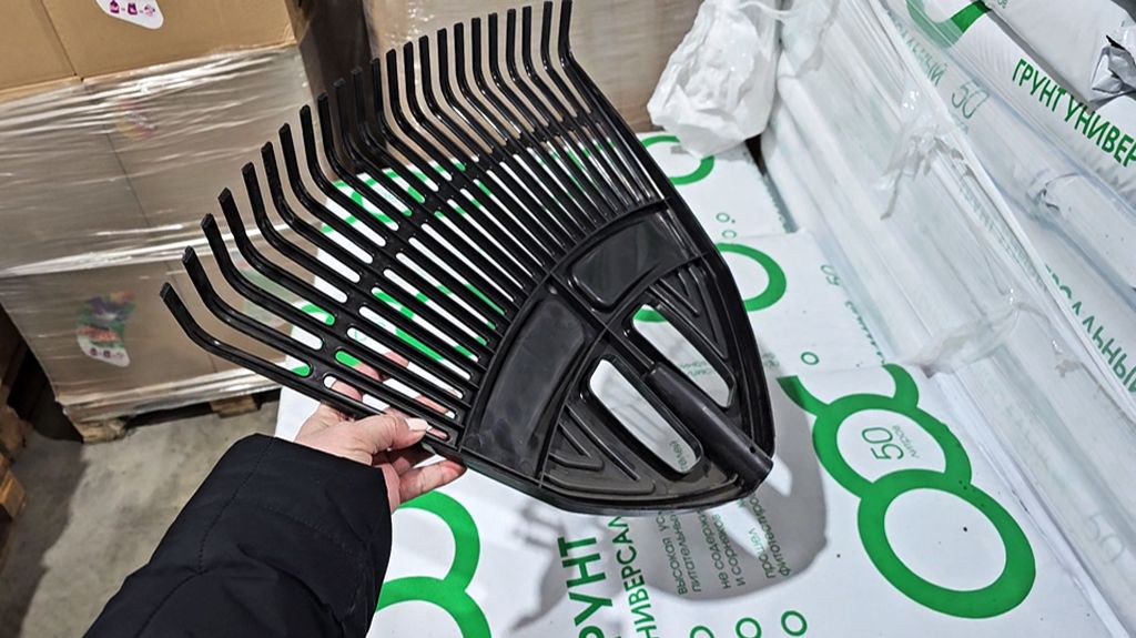 Магазин Светофор.Товары для сада огорода.Привезли грунт смотреть онлайн