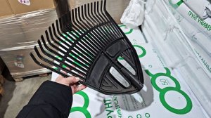 Магазин Светофор.Товары для сада огорода.Привезли грунт